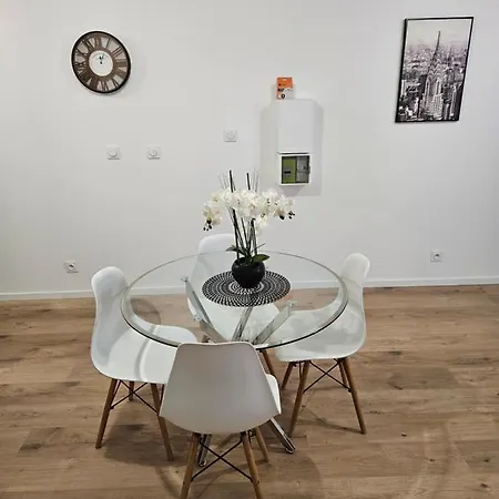 T2 Chaleureux, Calme Et Entierement Renove. Appartement Béziers