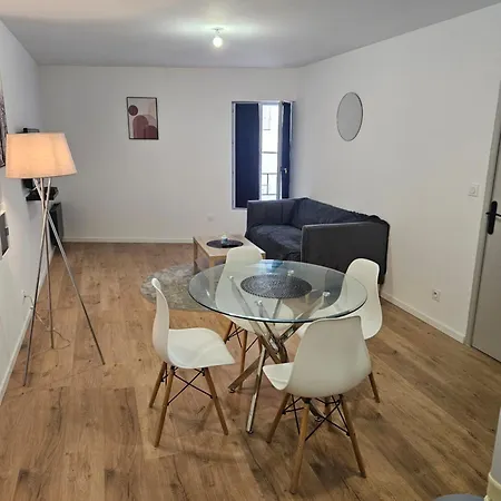 Apartment T2 Chaleureux, Calme Et Entierement Renove. Beziers