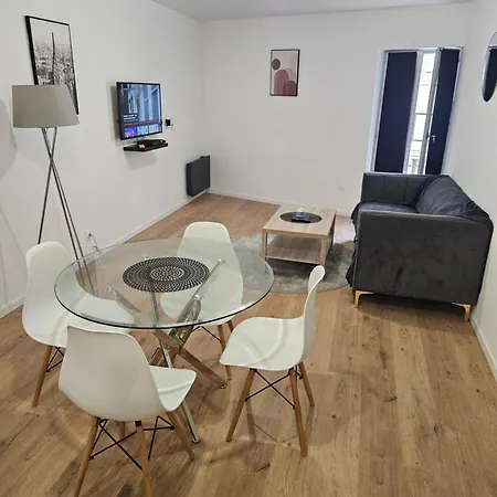 T2 Chaleureux, Calme Et Entierement Renove. Appartement